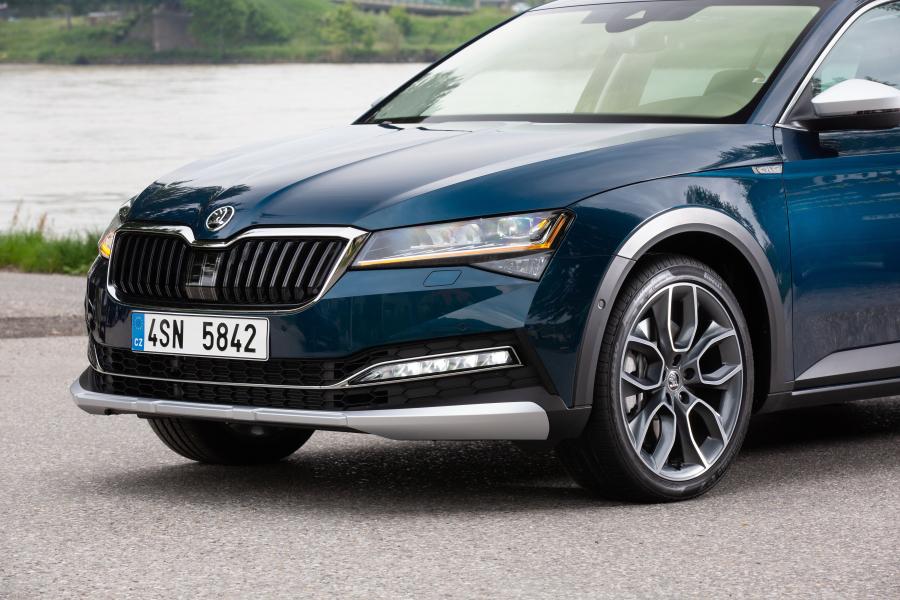 Детали экстерьера Skoda Superb Scout 2019 года  (WW) (фото 45 из 72)